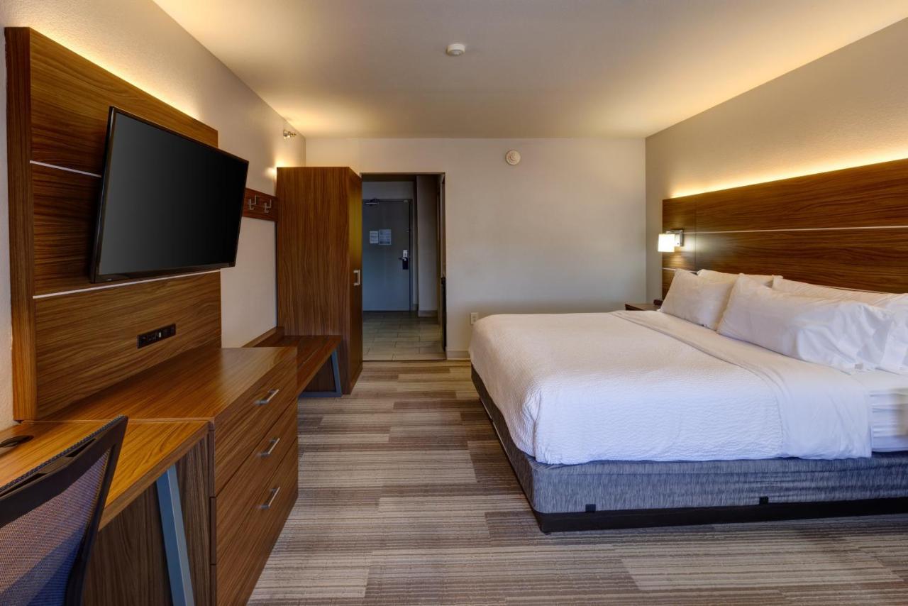 Holiday Inn Express Hotel & Suites Shelbyville By Ihg Exterior foto