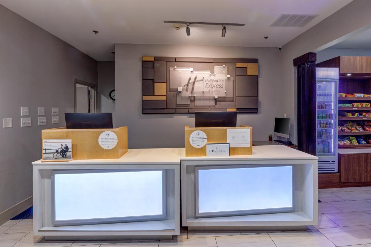 Holiday Inn Express Hotel & Suites Shelbyville By Ihg Exterior foto