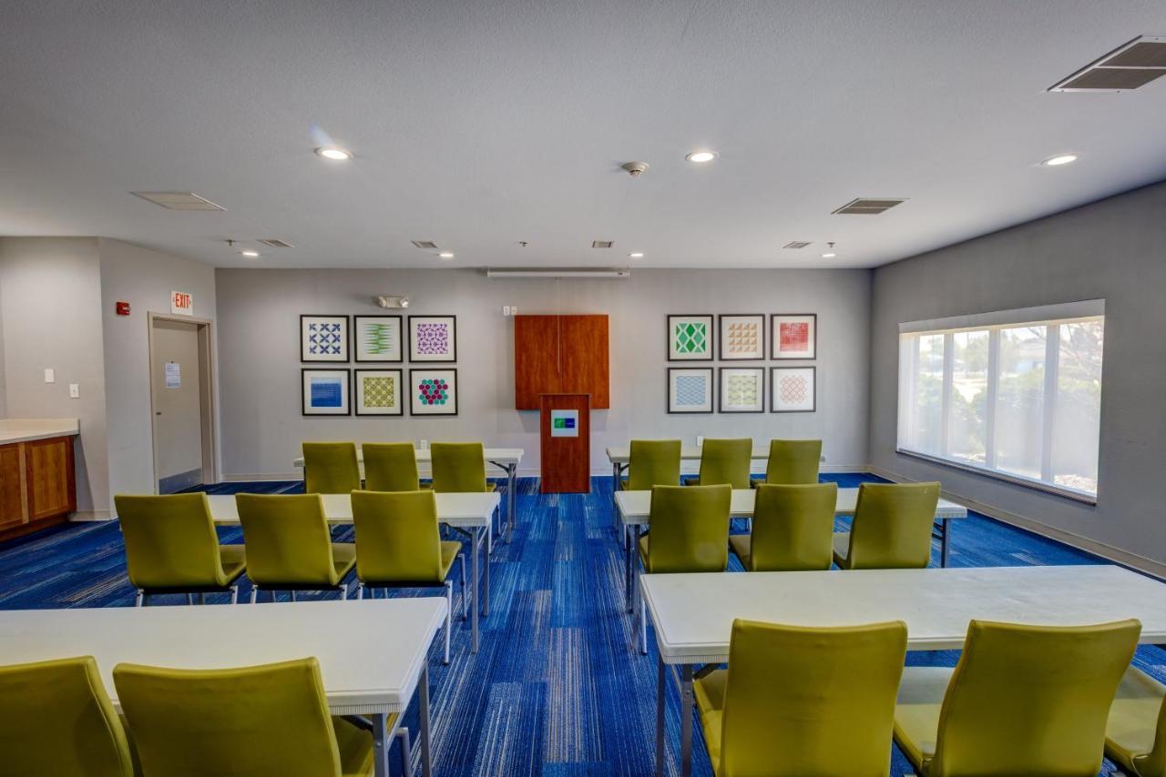 Holiday Inn Express Hotel & Suites Shelbyville By Ihg Exterior foto