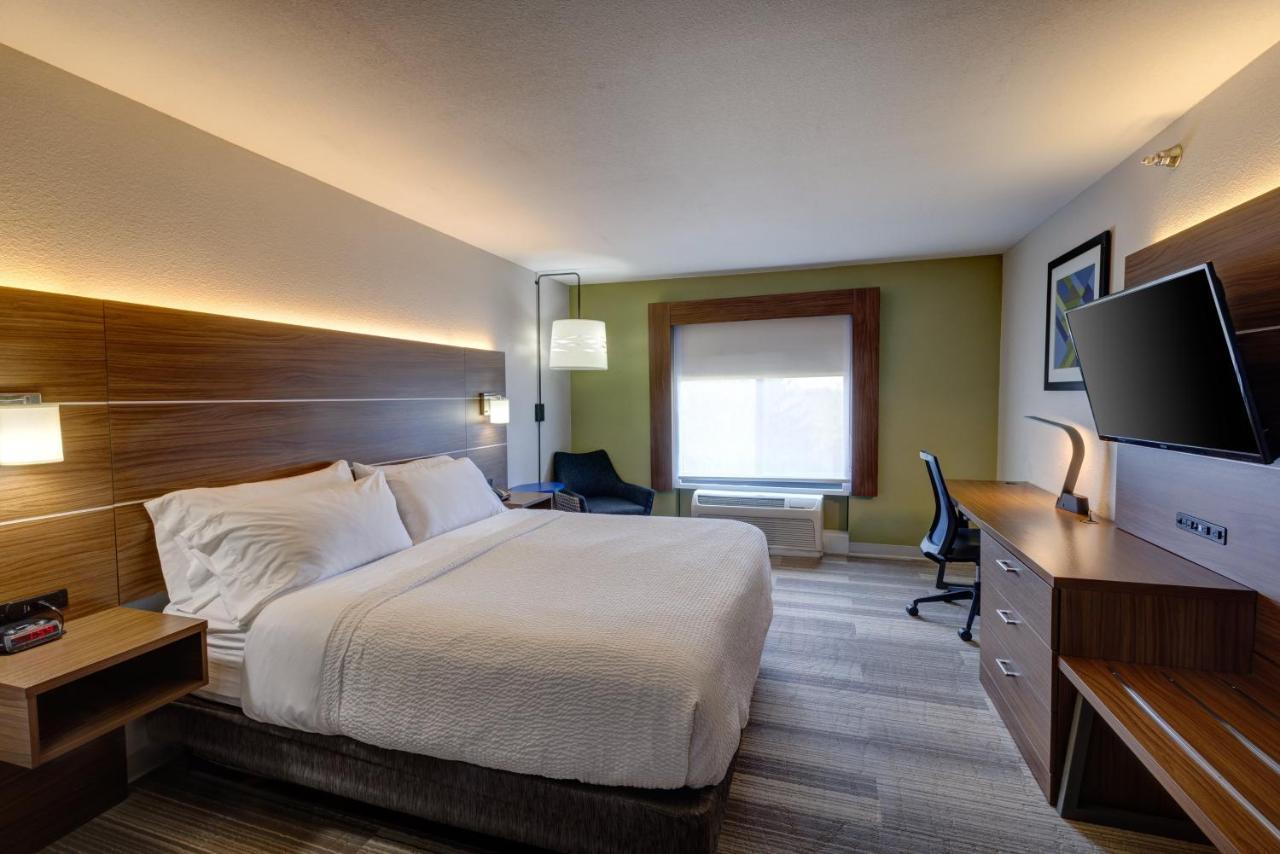 Holiday Inn Express Hotel & Suites Shelbyville By Ihg Exterior foto