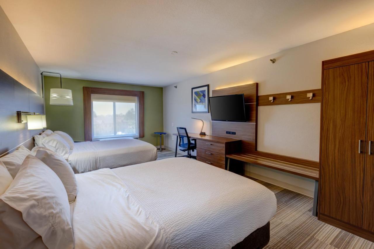 Holiday Inn Express Hotel & Suites Shelbyville By Ihg Exterior foto