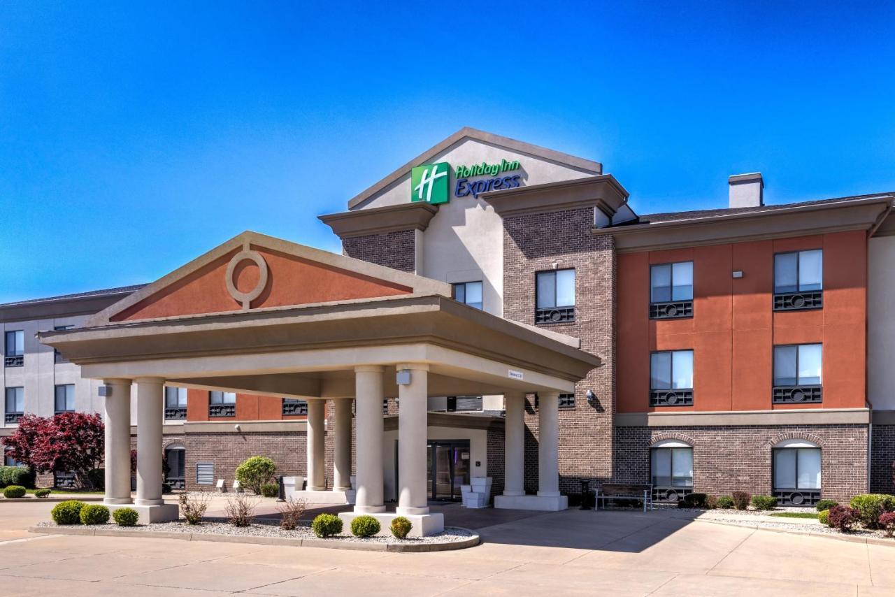 Holiday Inn Express Hotel & Suites Shelbyville By Ihg Exterior foto