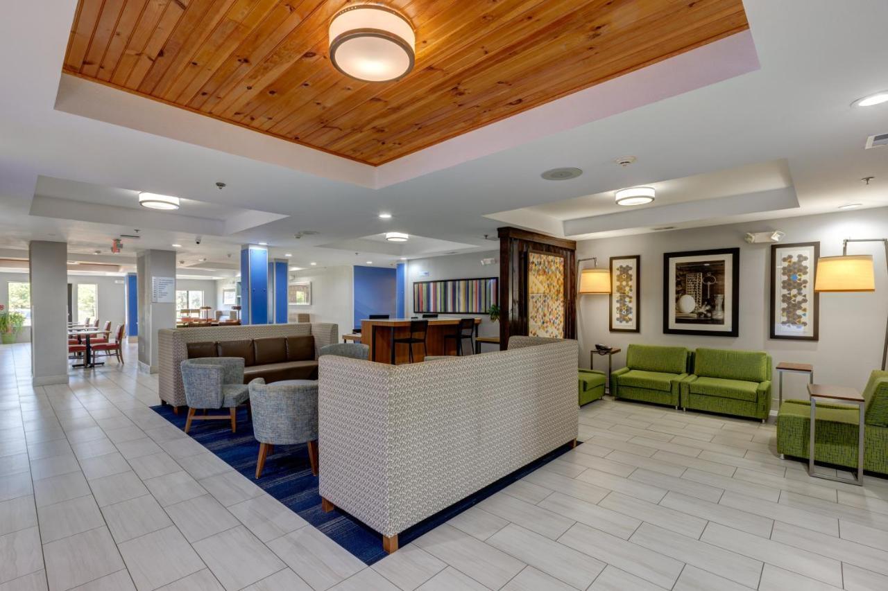 Holiday Inn Express Hotel & Suites Shelbyville By Ihg Exterior foto