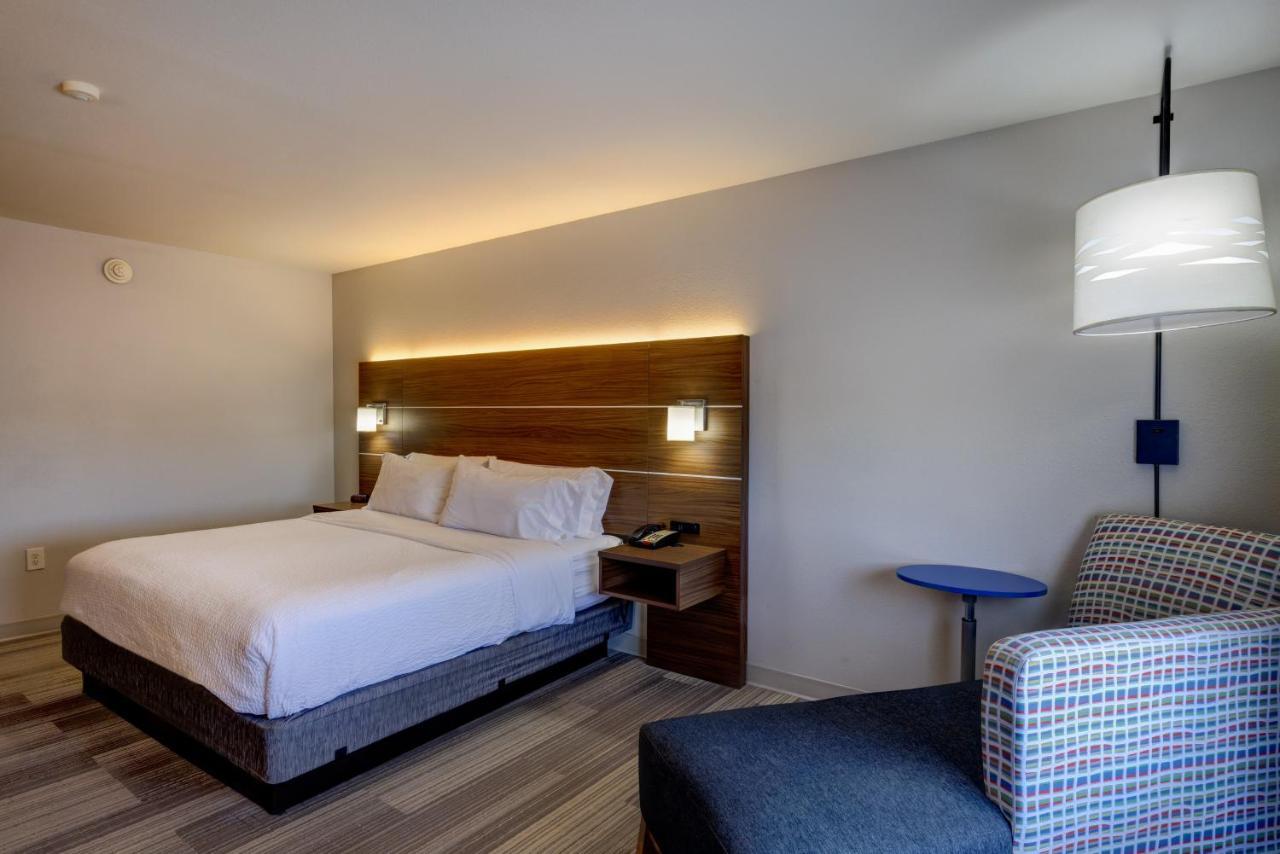 Holiday Inn Express Hotel & Suites Shelbyville By Ihg Exterior foto