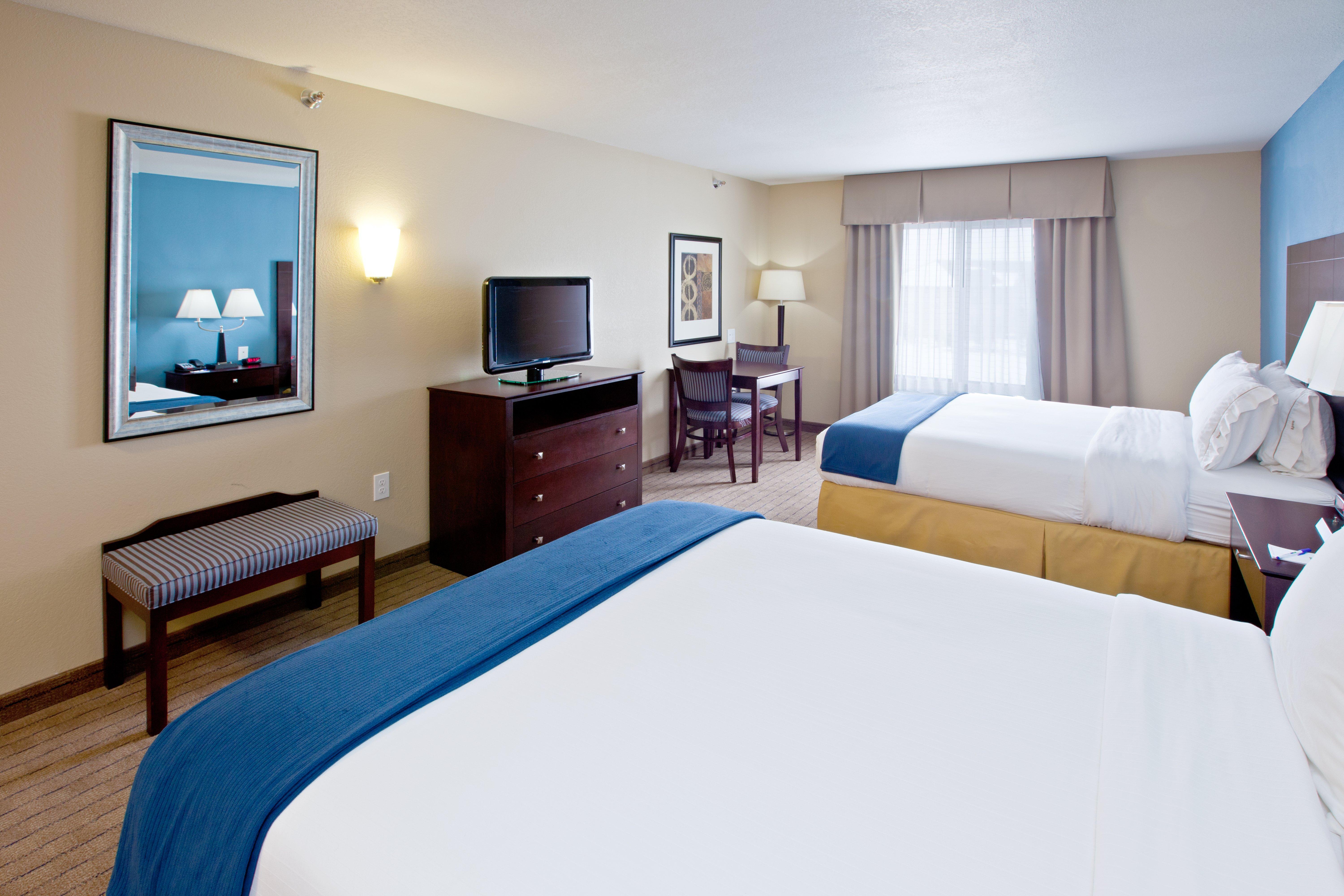 Holiday Inn Express Hotel & Suites Shelbyville By Ihg Exterior foto
