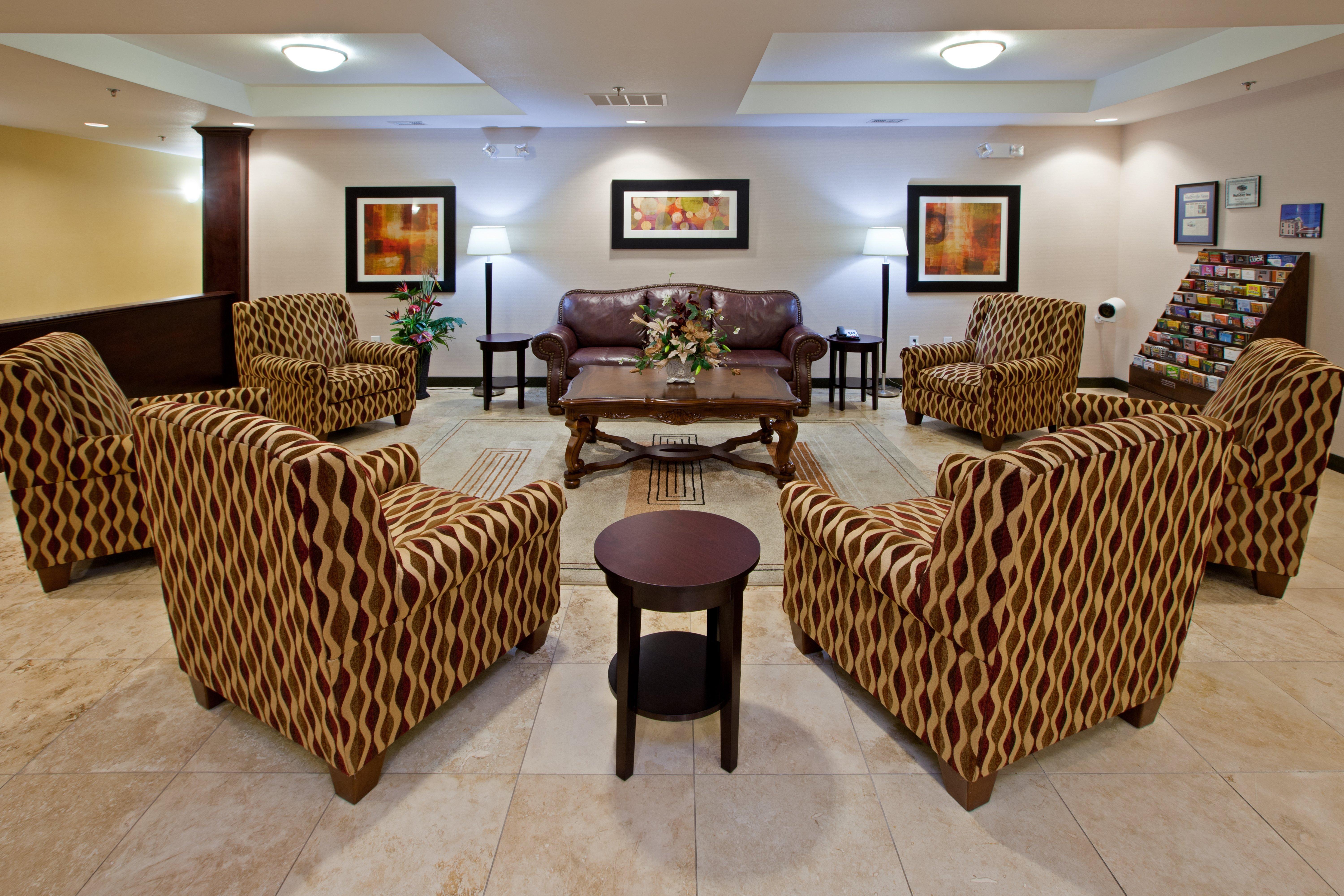Holiday Inn Express Hotel & Suites Shelbyville By Ihg Exterior foto